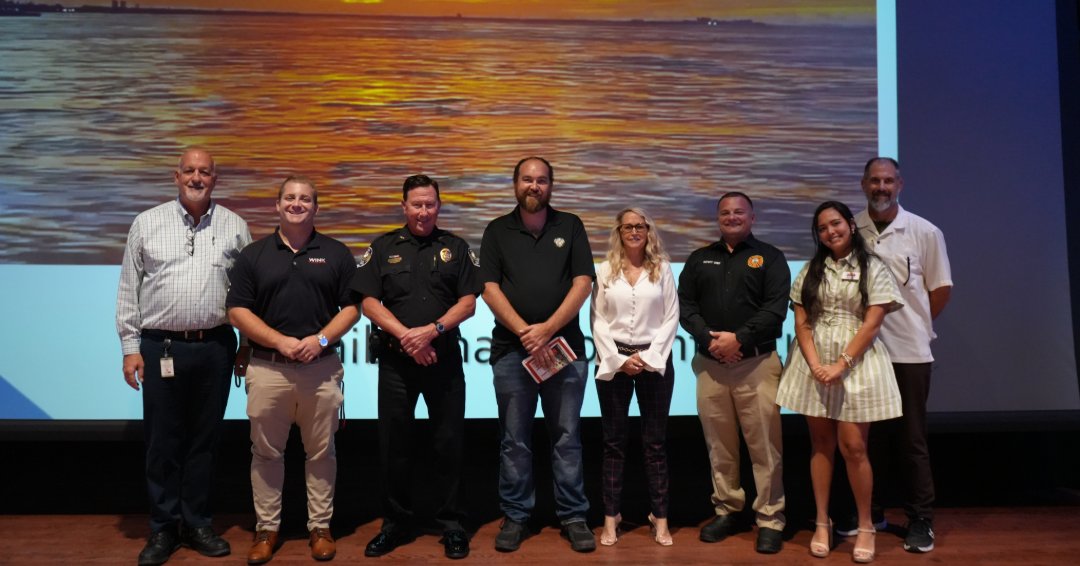 LCECSWFL's tweet photo. LCEC was on Sanibel last week, connecting with the community through Sanibel-Captiva Rotary Club and the City of Sanibel’s annual Hurricane Seminar. Employees shared how power is restored and how residents and businesses can prepare, along with key preparedness tips. https://t.co/kLFUjTLQCS