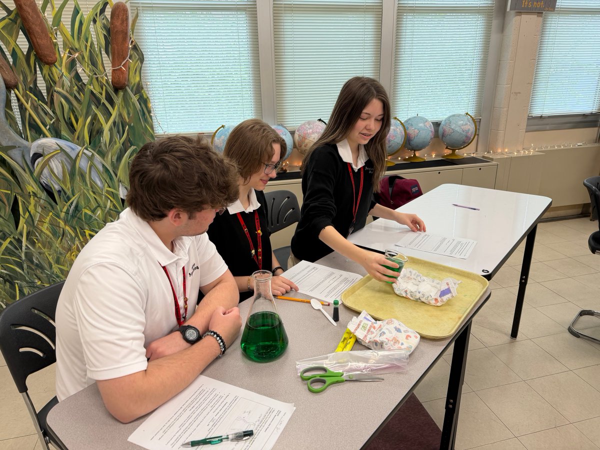 ASHSCavaliers's tweet photo. Students in AP Environmental Science completed a lab to explore how the composition of a diaper makes it "good at its job" but also an environmental problem once thrown away. https://t.co/LNcmeU7Eiz