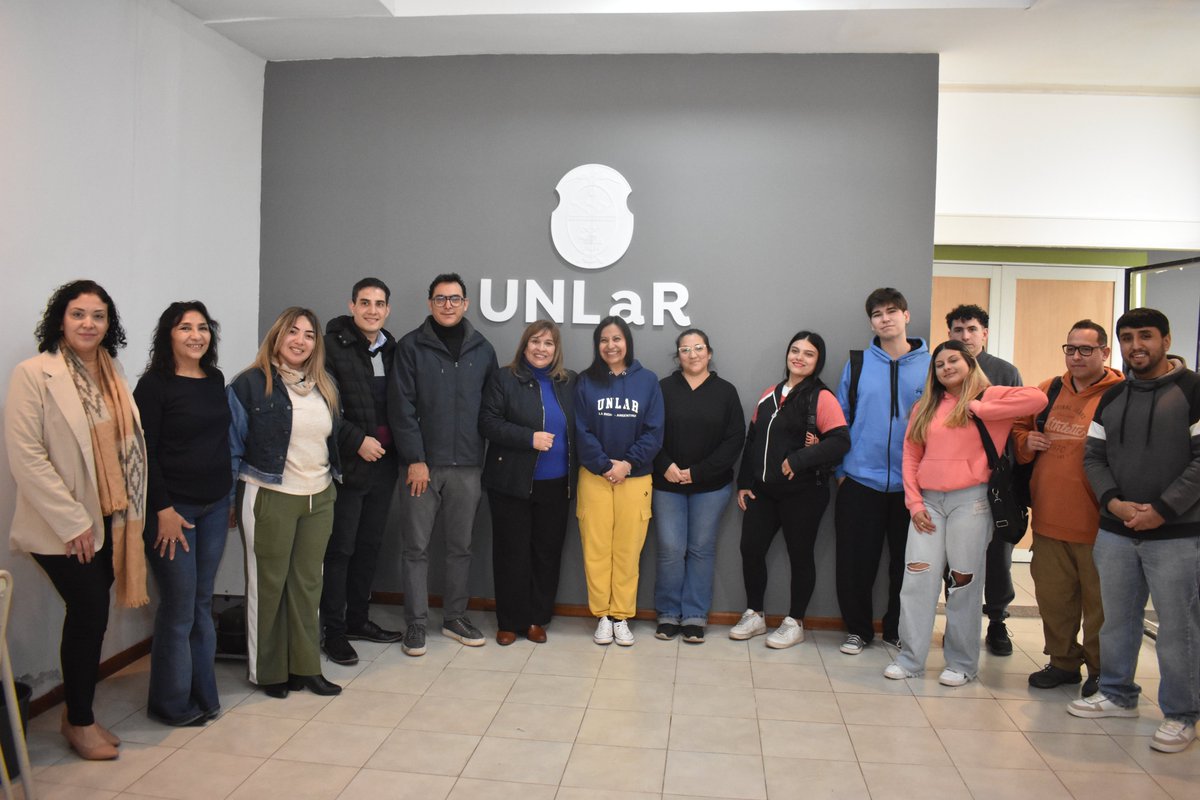 SecEmpleoLR's tweet photo. 🚀 La innovación y el talento joven son clave para construir el futuro.

Celebramos a quienes participaron de la Hackatón UNLaR. Desde la Secretaría de Empleo acompañamos estas iniciativas que impulsan la tecnología, la creatividad y oportunidades para las juventudes riojanas. https://t.co/8tSzahnwW4