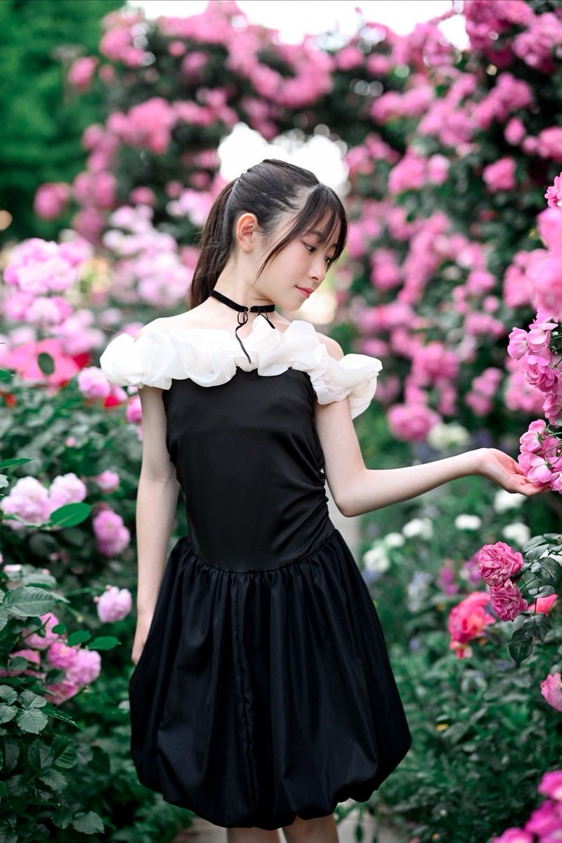 ピンクの薔薇が可愛い🩷 #iona #ななサク撮影会@iona_nya613