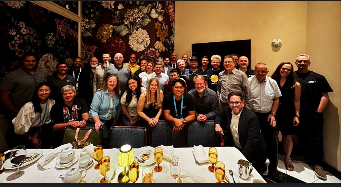 gusleond's tweet photo. Huge thank you to @CiscoCommunity  and @LearningatCisco  for such an incredible event and for making us feel like family. It was so great seeing everyone, and it truly made @CiscoLive  extra special! https://t.co/Gd63lGPJG2