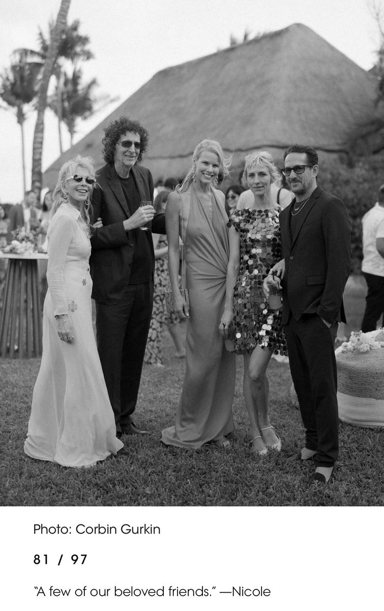 bringbackjackie's tweet photo. "You know, Sting, I ran into your wife, we were at a wedding together...it was a destination wedding!!!" ~ Howard Stern reminiscing about Justin Theroux's wedding.
"Destination wedding!!! woo hoo!!! https://t.co/gy1ohX9Iu2
