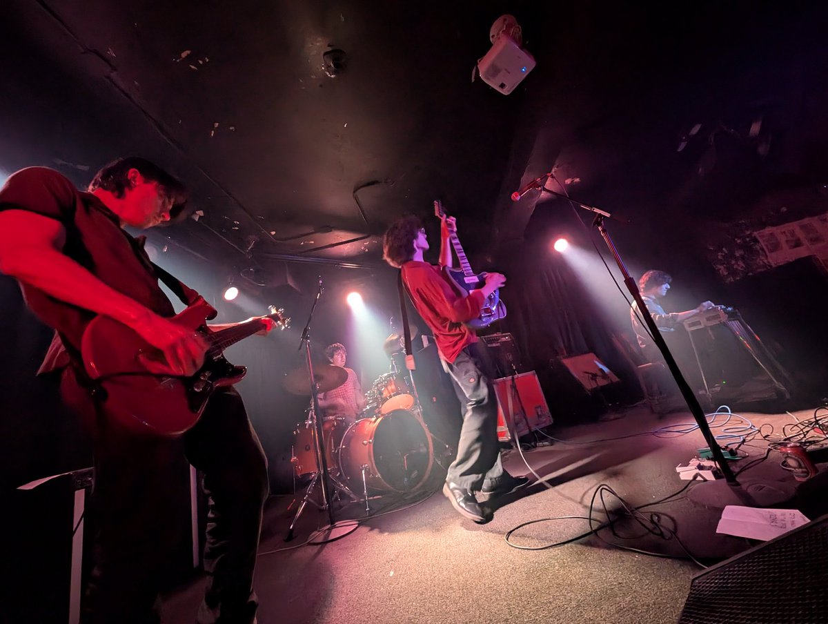 waltonROY's tweet photo. 2026-05-28
National Photo Committee / Lifeguard / 2w33dy (KCMO) @ Empty Bottle https://t.co/vGyzc7Av3n