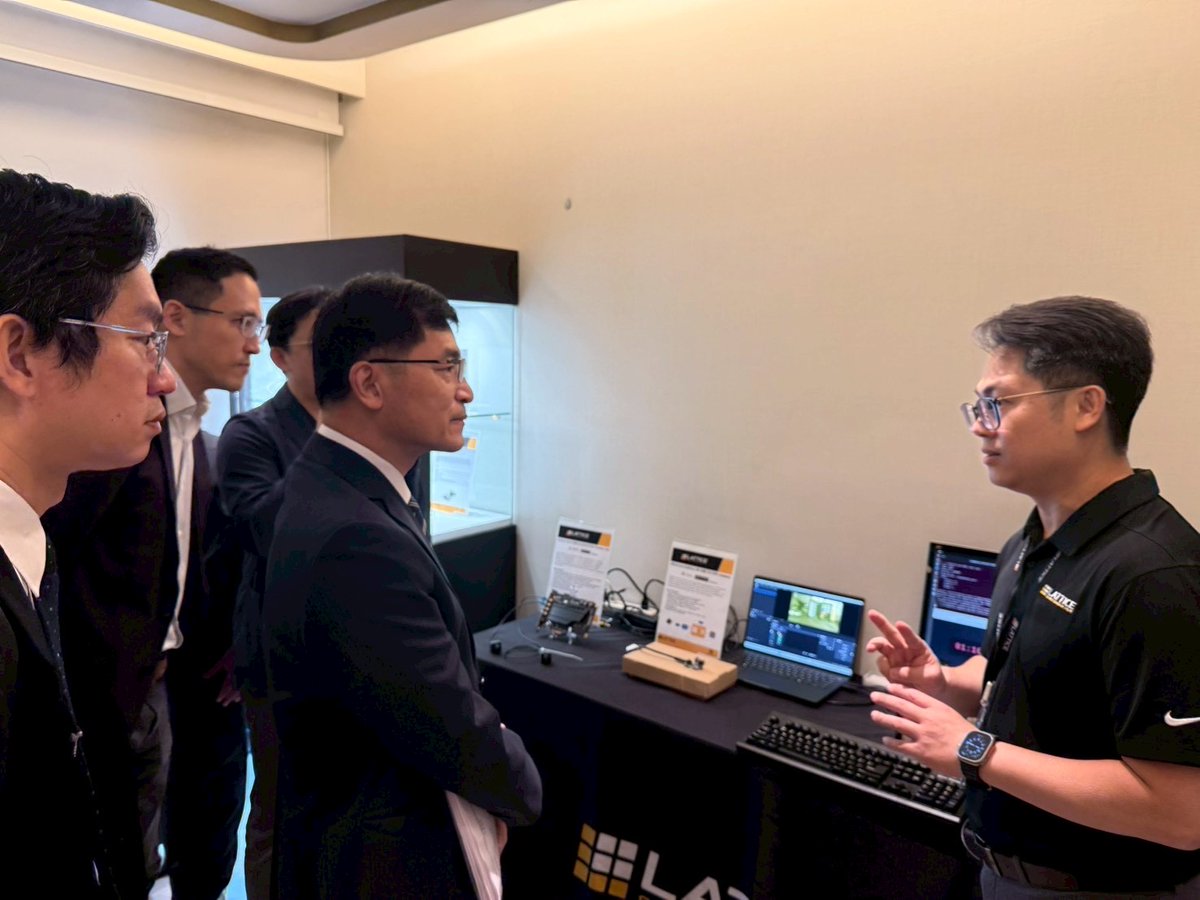 AMI_PR's tweet photo. ✨Computex Taipei 2026 is finally underway – and it’s already been full of excitement and meaningful connections! While visiting with our colleagues at @latticesemi, we were honored by a visit from Chin-Tsang Ho, Deputy Minister, Ministry of Economic Affairs (何晉滄 政務次長, 經濟部), pictured here with Lattice CEO Ford Tamer and AMI CEO Sanjoy Maity.