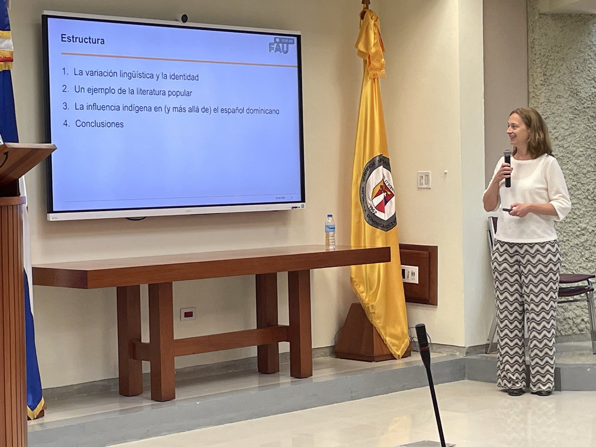 fcabrerareynoso's tweet photo. En la conferencia "La expresión popular dominicana y la influencia indígena en el español dominicano". Dictada por la doctora alemana Silke Jansen. Pontificia Universidad Católica Madre y Maestra. https://t.co/Zb4B6dlW1Q