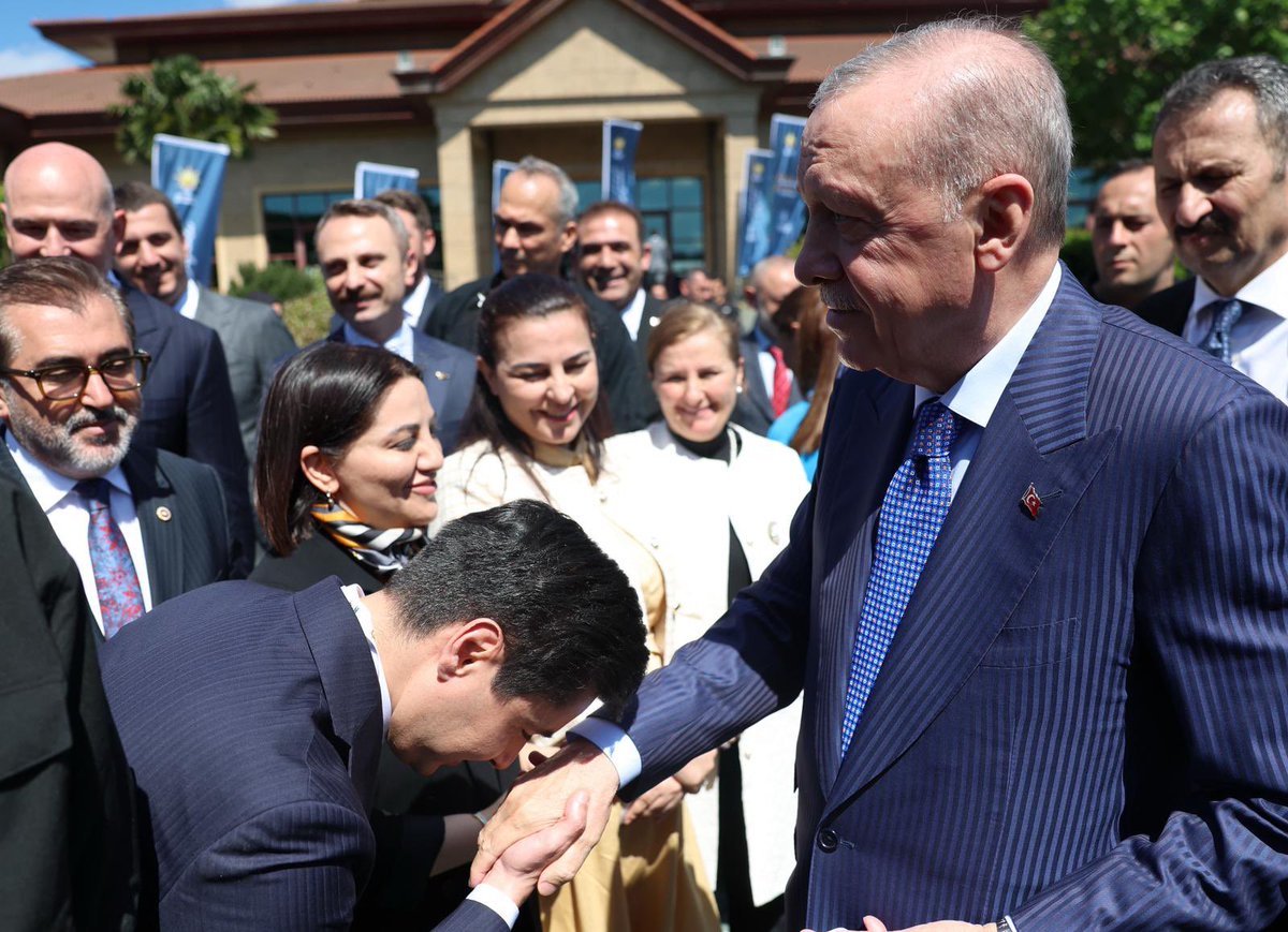 alitutuk01's tweet photo. Bu bayram,Sayın Cumhurbaşkanımız ile bayramlaşma fırsatı da bulduk. Bu vesile ile Tüm Müslüman aleminin Geçmiş Kurban Bayramını tebrik ediyor, sağlık, huzur ve bereket diliyorum. https://t.co/sMSp9YPyoC