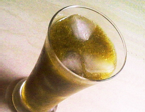 steamingpot's tweet photo. Aam panna with lots of fresh mint and spices. A bit of a project to make at home, but  worth every bit of the effort.
Recipe updated today, 15 years after it first appeared on the blog: https://t.co/BZB5Dux1PI 

#mango #summerdrinks https://t.co/OgqSaEjfFY