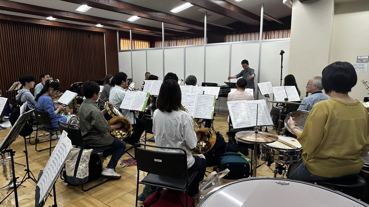 TamaWind's tweet photo. 今週はホルンパートからです🎶

ホルン4本揃っての練習でした 📯
ホルン吹きは人数が集まると喜ぶ生き物なので、
4人揃うとテンションが上がって4倍以上のパワーを出せます！

7/5（日）、是非南大沢文化会館にお越しください⭐ https://t.co/kv5CFUUqOs