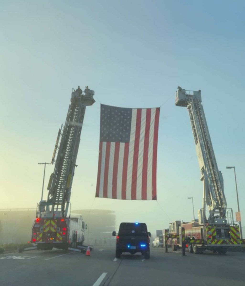 BillericaPD's tweet photo. Early Sunday morning, SGT Magliozzi, SGT McKenna, PTL Huff, and Paramedic Halloran escorted 14 Billerica veterans to Manchester, NH for an Honor Flight to Washington, DC. We thank @HonorFlightNE for arranging this memorable morning for our veterans. Photo credit PTL Huff. BPD99 https://t.co/c6CzLb6uqw