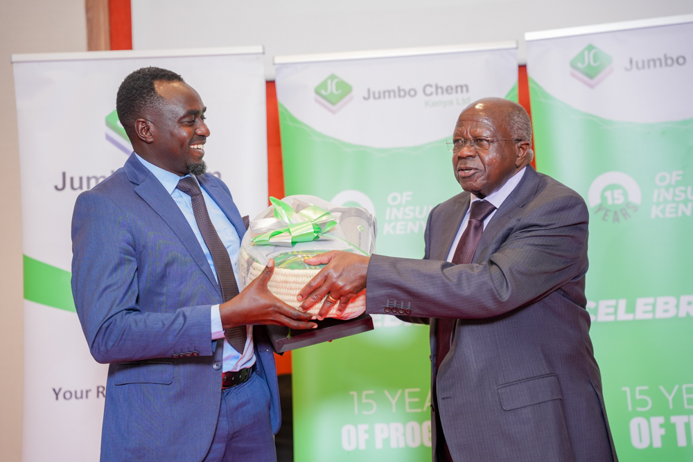 acmk_ke's tweet photo. Congratulations to @JumboChemKe  on 15 years of excellence &amp; innovation! We value your partnership impact on the construction industry. Honoured that our President, @EphraimKakui, joined your milestone celebration. Cheers to more growth &amp; shared success! #ACMK https://t.co/nPw9w1yj0R