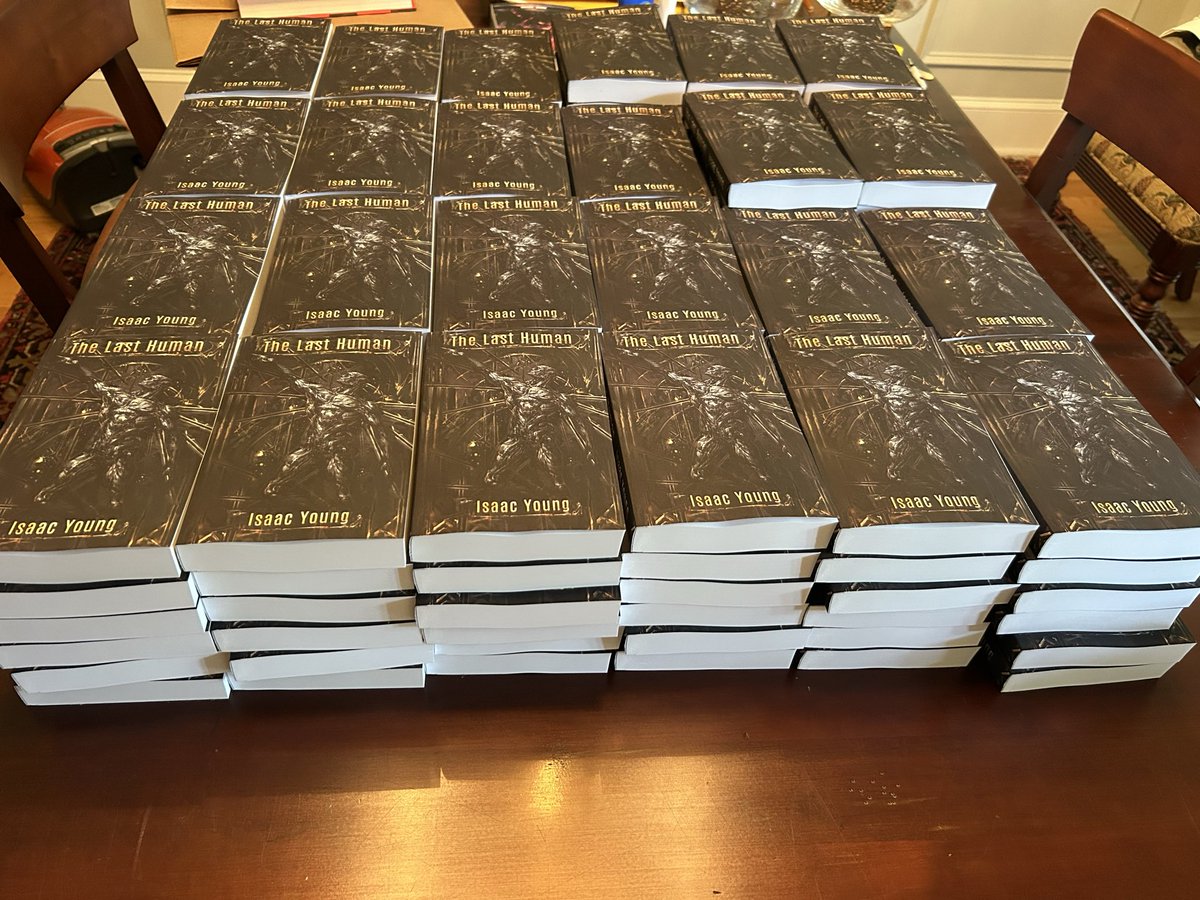 HariSel57511397's tweet photo. Shipping for Signed Paperback begins today https://t.co/I7nfE6VOjY