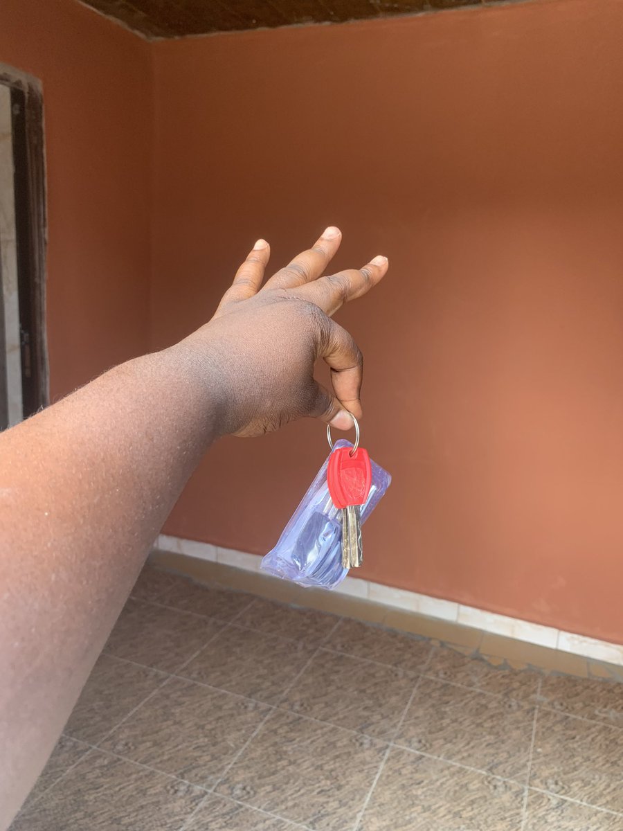 thatthickella's tweet photo. And after a lot of Shege from Lagos agents I got a brand new space 🥹❣️
It’s all mine finally 🤭💕 https://t.co/cLkVM7laLt