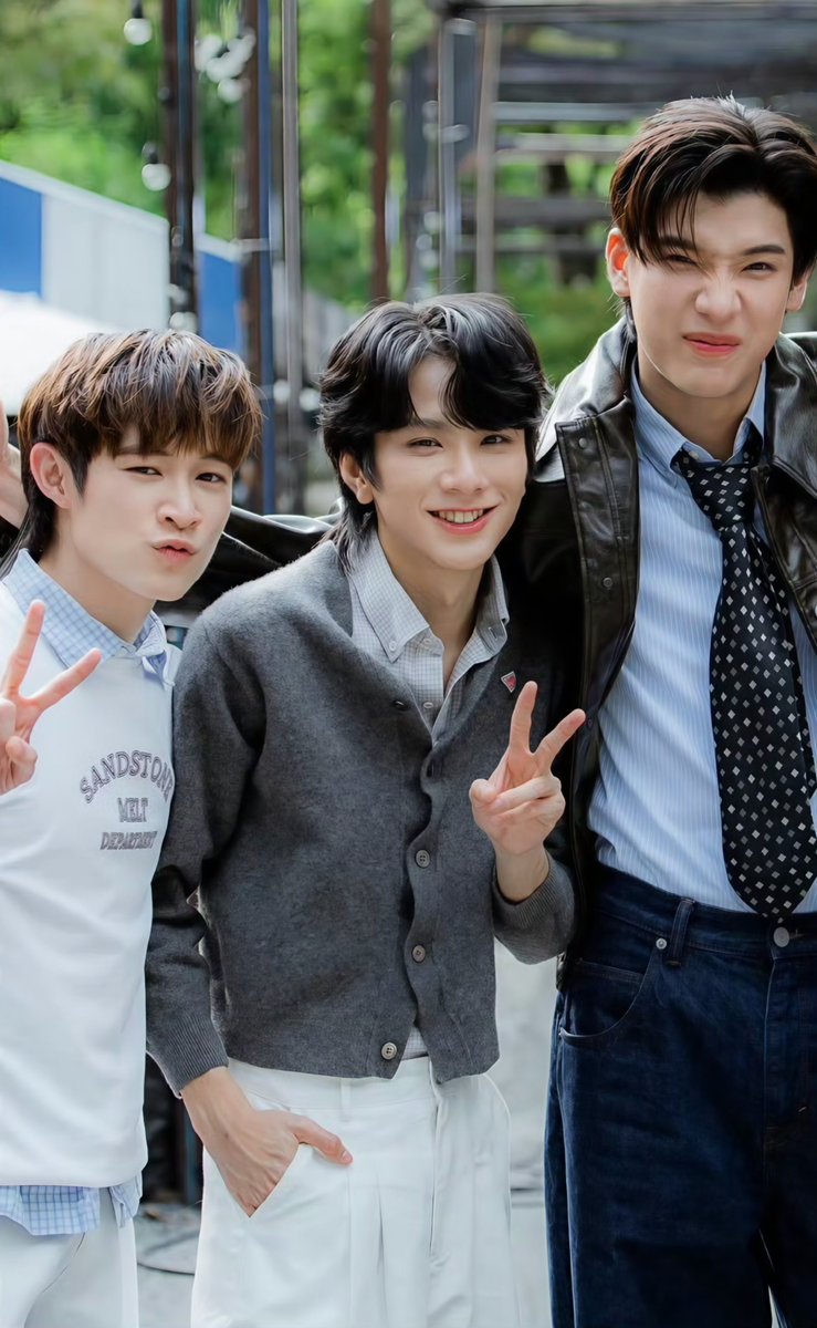 _LNLN_'s tweet photo. น่ารักสมมงกับคนฮอตของรุ่นมากน้องชลธีของมัม บทนี้ต้องน้องเซฟจริงๆ น่ารักๆๆๆๆๆ 😭😭😭😭😭😭

CHERMCHEY ALL STAR
#CHERMCHEYEP4
𑣲 #auausave #savewrg 𑣲 https://t.co/DxPO4n9xZ1