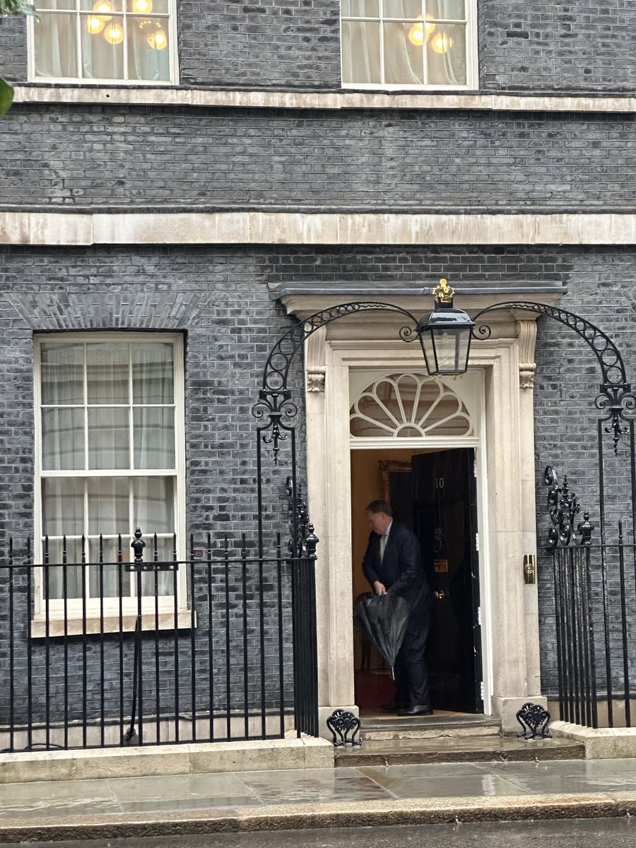 freddimbleby's tweet photo. Graham Brady just walked into Number 10 https://t.co/yX8bgGlhIp