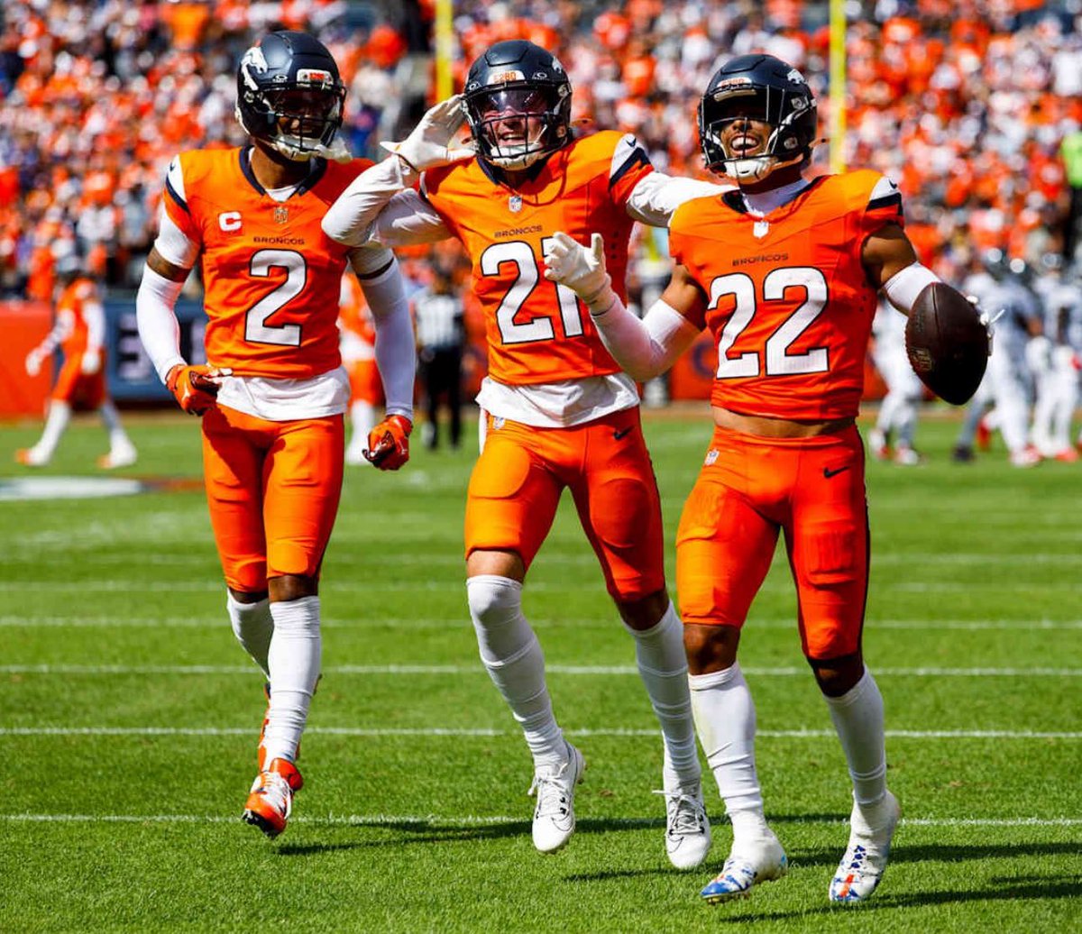 MileHighMims's tweet photo. THE DENVER BRONCOS ARE BACK TODAY https://t.co/ioX5hABJrw