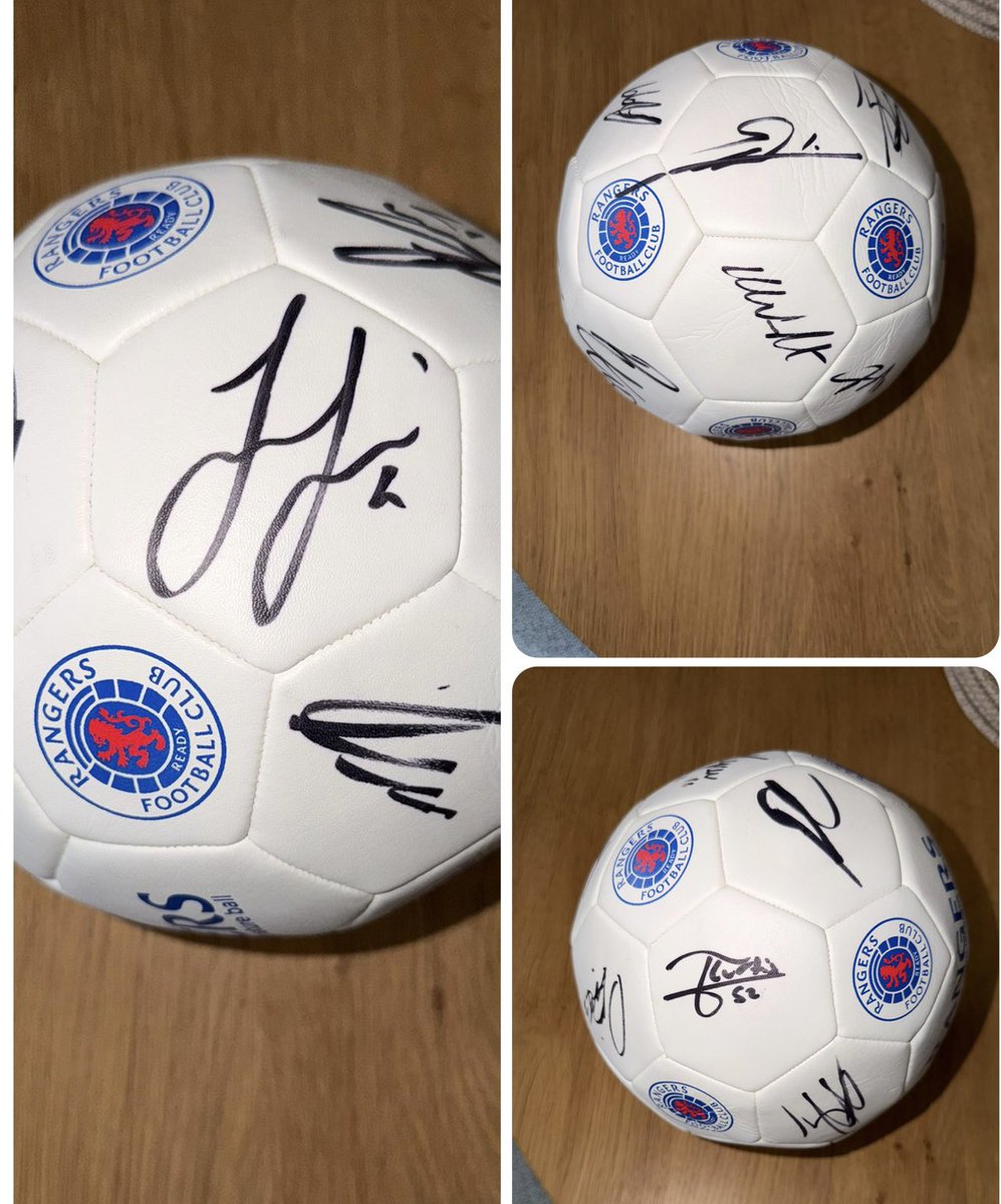 MemorabiliaBlue's tweet photo. 🔴 25/26 squad signed ⚽️ 
⚪️ £125 💰
🔵 DM if interested 🤝 https://t.co/HWKCKmMB84
