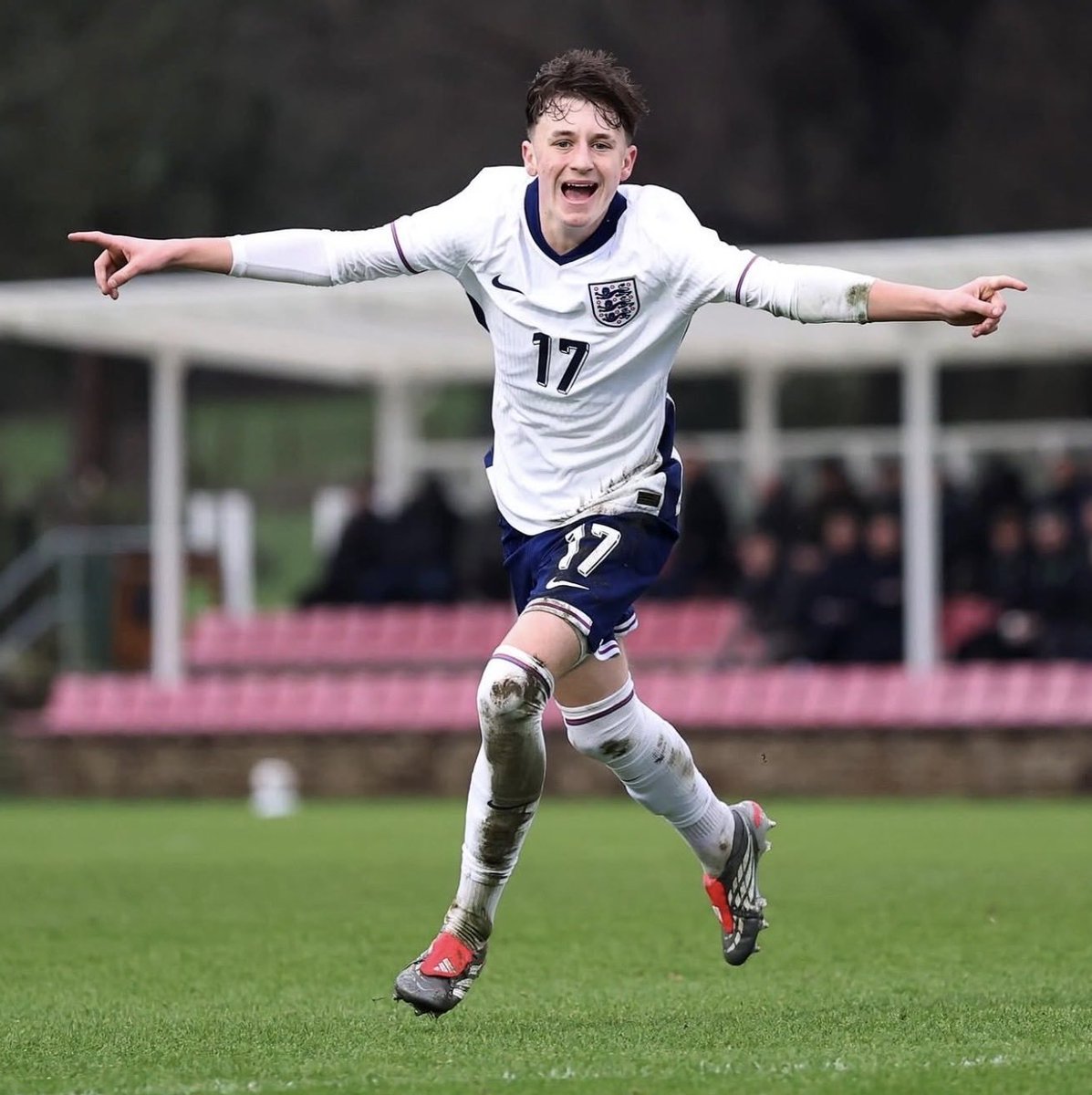 TomTalksToon's tweet photo. After years of investment into the academy, the rewards are starting to show.

You know Leo Shahar and Sean Neave, but there is SO much more talent to discover.

From a CM with 60+G/A to the best GK talent in the country, here are 11 #NUFC talents YOU need to know...

a thread 🧵 https://t.co/SANUtp3lHw