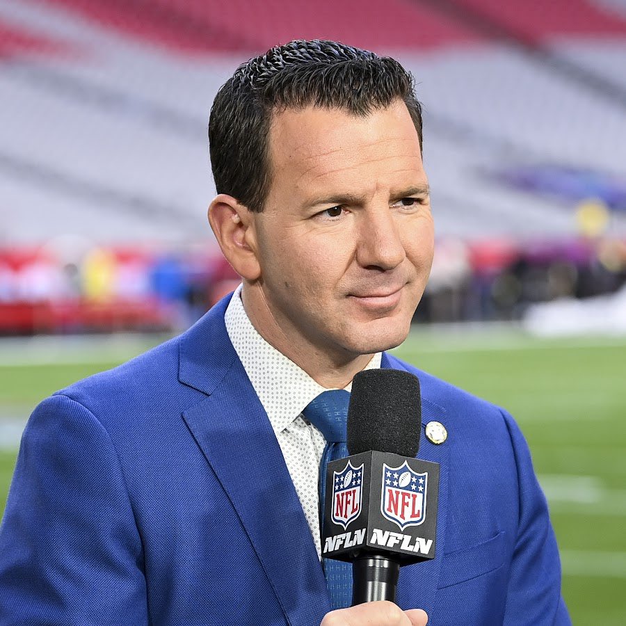 maxmalec16's tweet photo. As of this week, former NFL Network Insider Ian Rapoport is officially with ESPN.
Per @RapSheet https://t.co/2Lj3ZO7lLH