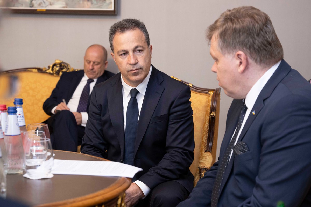 Riigikogu's tweet photo. 🇪🇪🤝🇦🇱 Speaker @laurihussar to Albanian Speaker @nikopeleshi: Our cooperation in strengthening security will continue.
“Like-minded countries must stand together. Estonia supports 🇦🇱 accession to the EU. Albania’s membership would strengthen the EUs internal market and security.” https://t.co/EdTSPz8daO