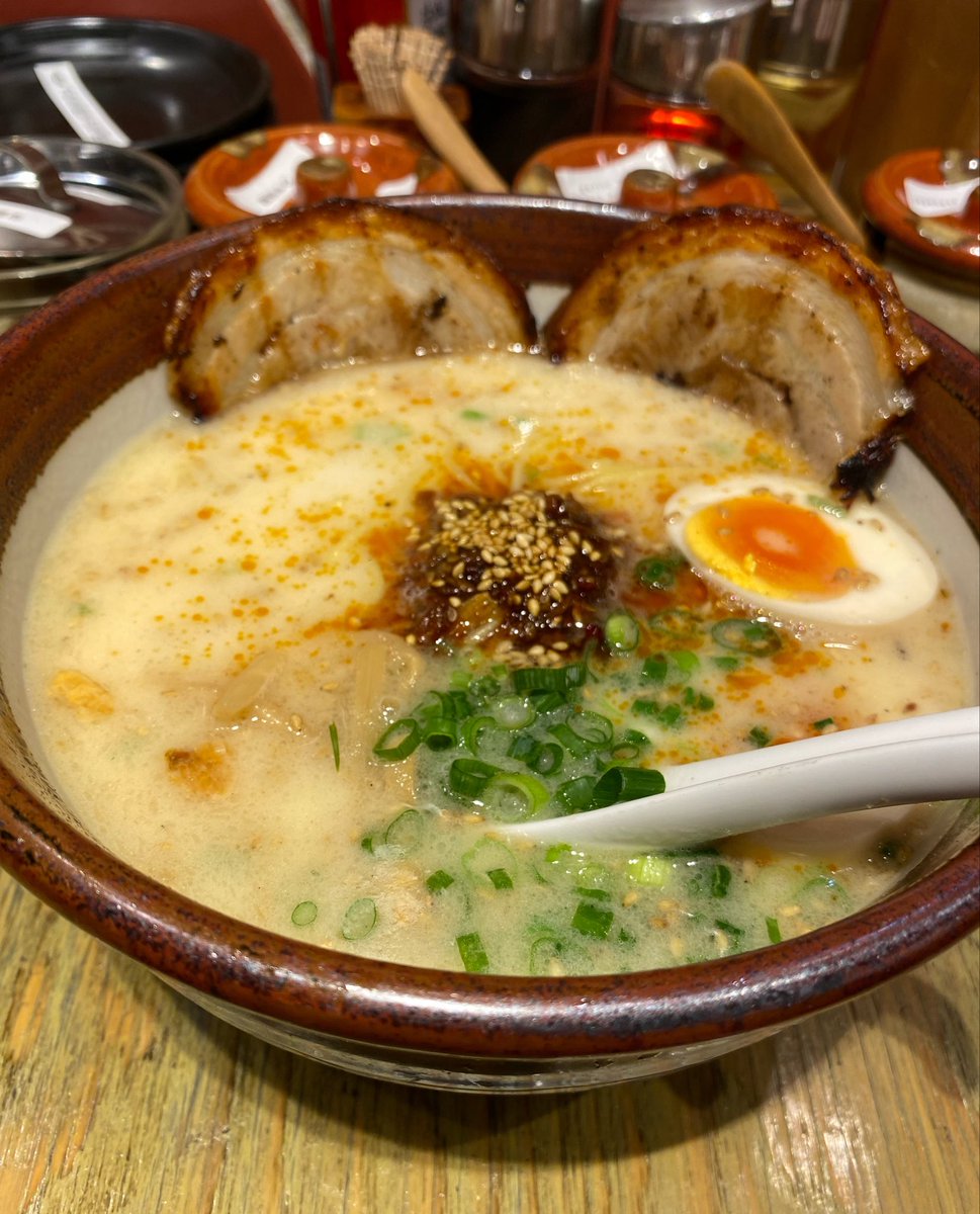 cyclops_tw's tweet photo. 今日、ワンダーパーラーに行って紫水さんのメイドティーが美味しかったんだけど写真を撮り忘れたのでラーメンの写真を載せときます https://t.co/1yonpiSNkN