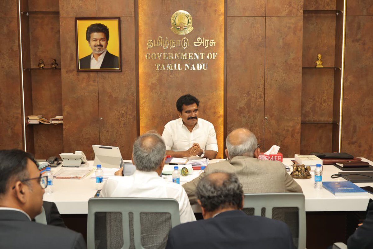CTR_Nirmalkumar's tweet photo. இன்று (02.06.2026) தலைமைச் செயலகத்தில், இந்திய தொழிற் கூட்டமைப்பின்  (Confederation of Indian Industry) தென் மண்டல தலைவர் திரு. பி. ரவிச்சந்திரன்,  தமிழ்நாடு தலைவர் திரு. சி. தேவராஜன், துணைத் தலைவர் திரு. ஜெ. முருகவேல், தென் மண்டல முன்னாள் தலைவர் திரு. எம். பொன்னுசாமி,  தமிழ்நாடு இயக்குநர் மற்றும் தலைவர் திரு. பி. ஜெய்கிருஷ்ணன் மற்றும் நிர்வாகிகள் சந்திப்பின் போது.