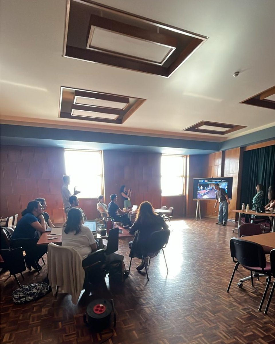 lispolis_'s tweet photo. 🌍🚀 A LISPOLIS participou no Tri-City SLW Hackathon – Crafting Future Cities, uma iniciativa do UNITE! WIDENING que reuniu 41 participantes de Portugal, Polónia e Suécia para desenvolver soluções inovadoras para os desafios das cidades do futuro.🤝 https://t.co/WNULJsIRFp