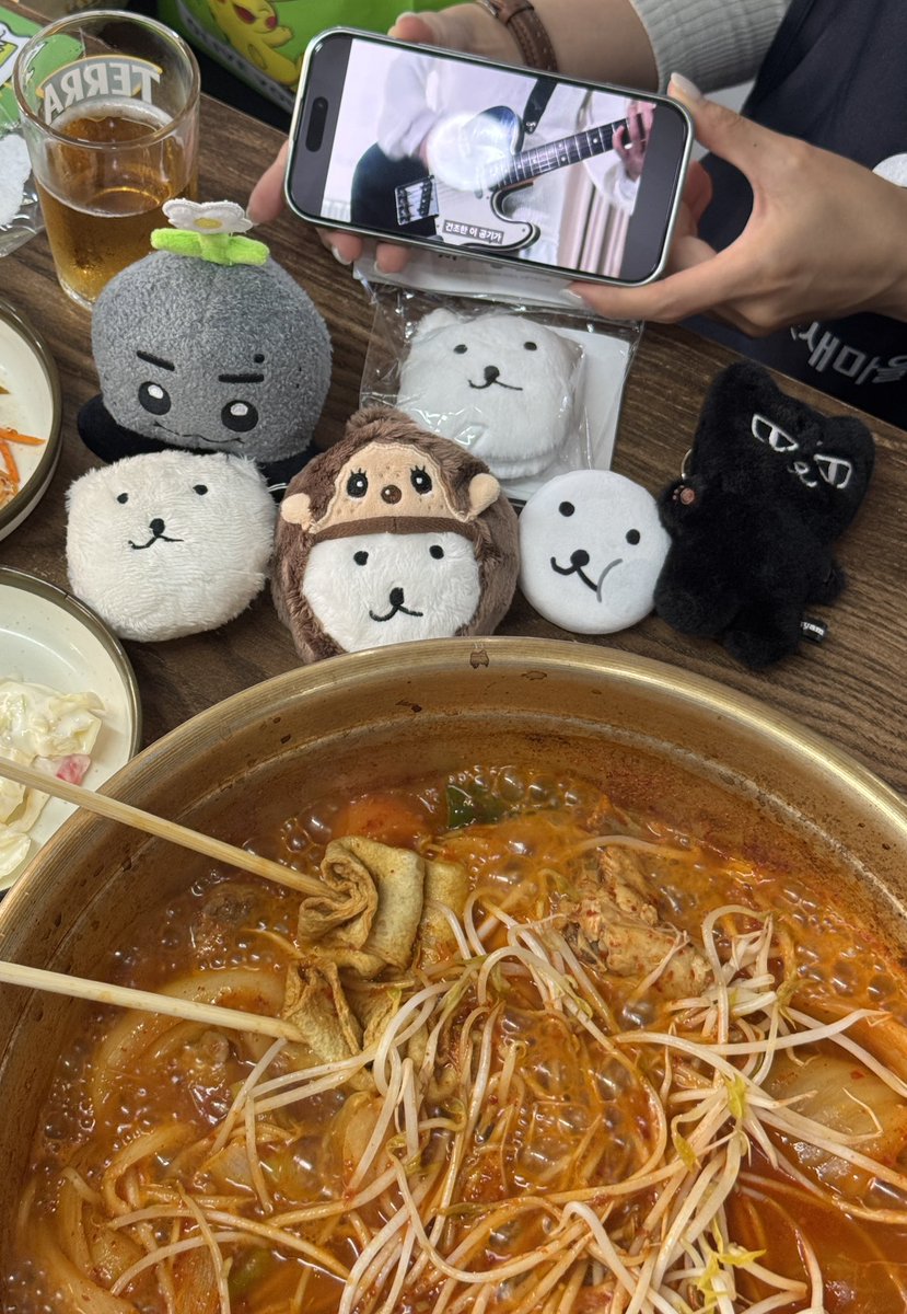easy_le_'s tweet photo. 히퍼지곰때매 귀여워 미치는줄
오늘도 참 좋았다🖤 https://t.co/wFHVAsZh0k