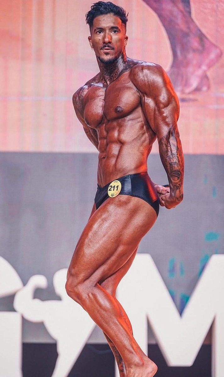 BodybuildersHOT's tweet photo. 💪 KARIM GASMI
👊 https://t.co/88E1CqYPtU
👊 https://t.co/PuV2XDGDZe
🔞 https://t.co/qEBDnEnN0G
#bodybuildingbackstage #bodybuilding #backstage #nakedbodybuilder #muscles #hotbodybuilder #bodybuildingtan #protan #ifbbpro #bodybuilder #naked #gogoboy #malestrip #malestripper https://t.co/wIwS5KIuQc