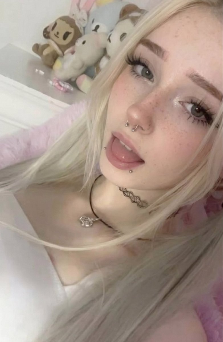 Naomi tweet media