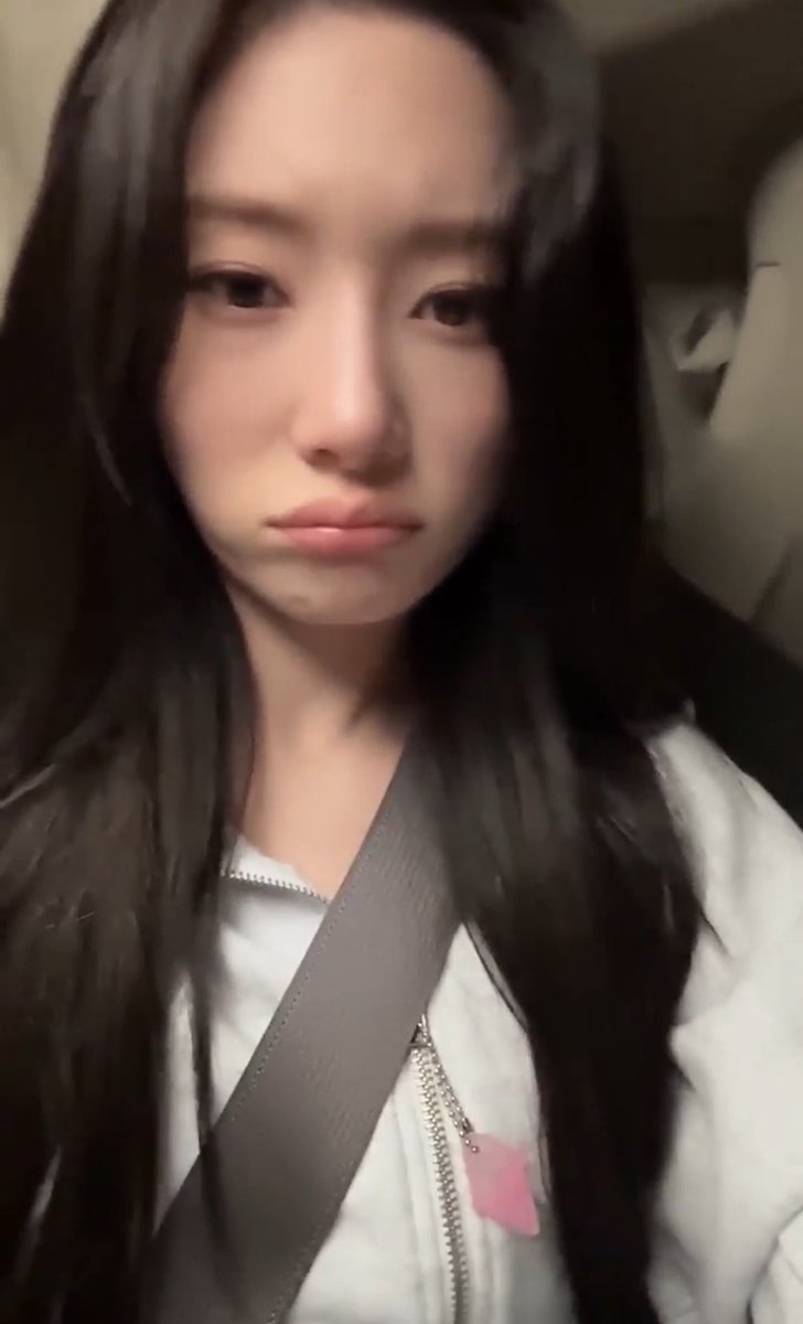 loesrecih's tweet photo. 아니 막 캡처해도 얼굴 폼 ㄹㅈㄷ 
#정채연 https://t.co/NfiLt3zIih