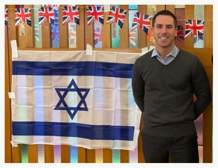 BritBoy95X's tweet photo. @cfdownes_ Sure, but why again was this guy brought into @RestoreBritain? https://t.co/y1FMjsGy7r