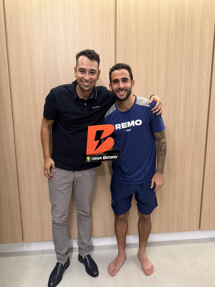 athanmaciel9's tweet photo. Muito orgulhoso de você. Com certeza absoluta, Marcelinho é top 5 de laterais direito da Série A! O trabalho devolve…👏🏻👏🏻👏🏻👏🏻 Voando!!!! https://t.co/exsdmiRLnV