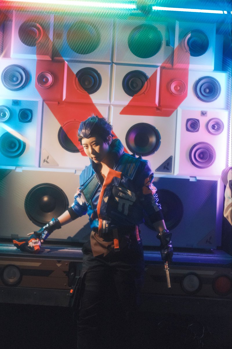 whoislav's tweet photo. Thank you @valorant for the opportunity to be a part of @stayinbloomfest! It was an honor to greet everyone who stopped by the Cypher truck as Yoru 💙
if you beat me in rock paper scissors no u didnt
@dabinmusic @riotgames
#valorant #stayinbloom https://t.co/y31gJAtJ3H