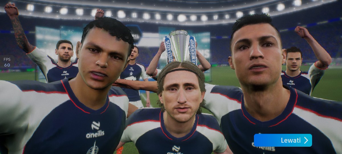ryhandimas's tweet photo. Definisi usia dan pengalaman mampu bersaing di gameplay @txtdrefootball 🥹🥹 https://t.co/hRkgvxPxTQ
