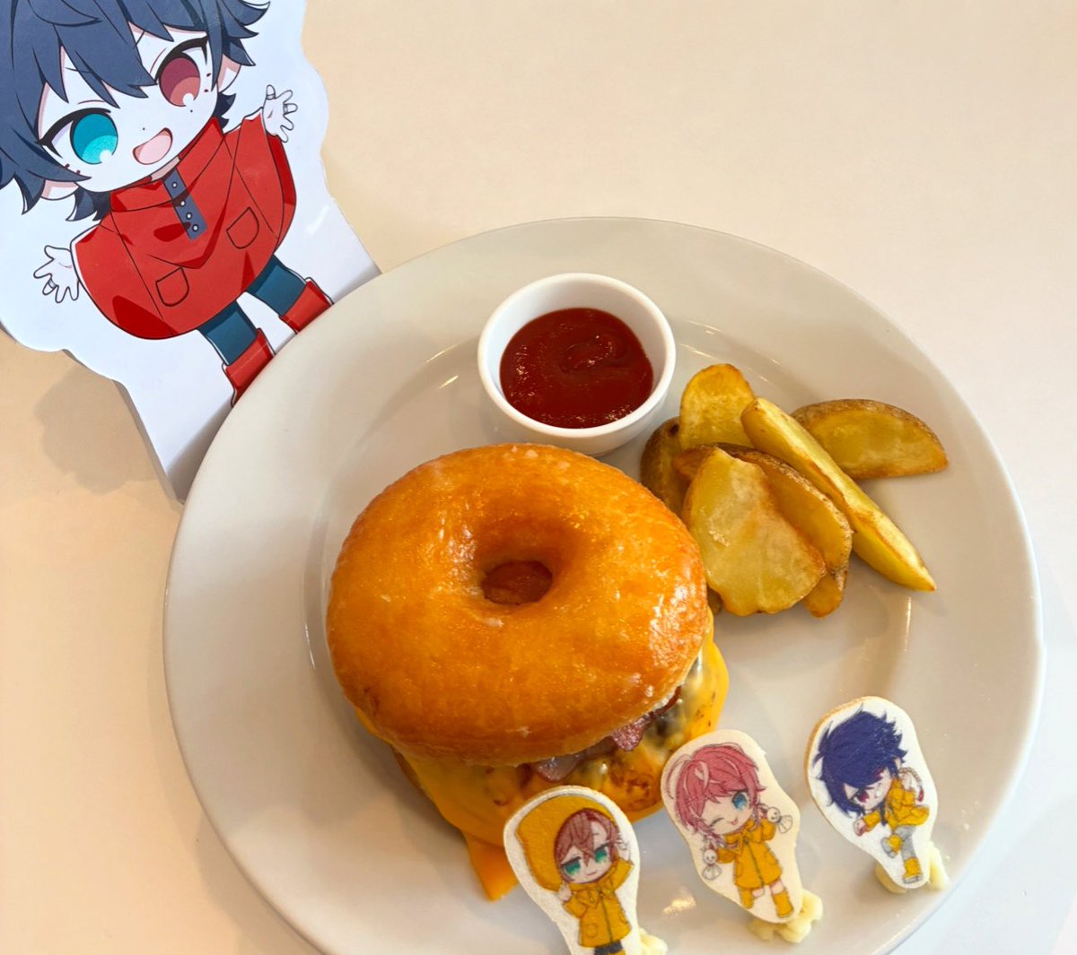 citronpu's tweet photo. A bacon cheeseburger with donuts as the buns. literally sounds like something people would make up Americans eating as a joke https://t.co/gym1TWhwkC
