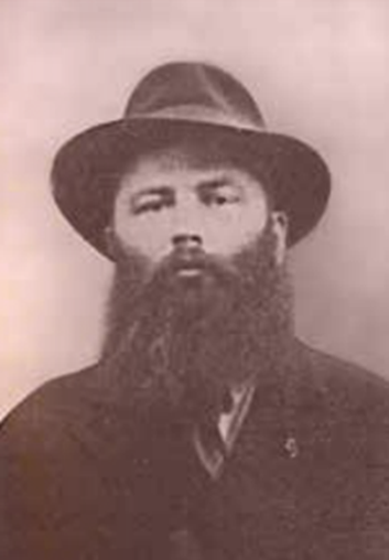 ChabadMargins's tweet photo. R. Avraham Mordechai Rogovy (1898-1942) was a frum writer and educator in inter-war Poland. A prominent Agudas Yisrael activist, he served as the director of Beis Yaakov in Warsaw. https://t.co/ERjdmir07e