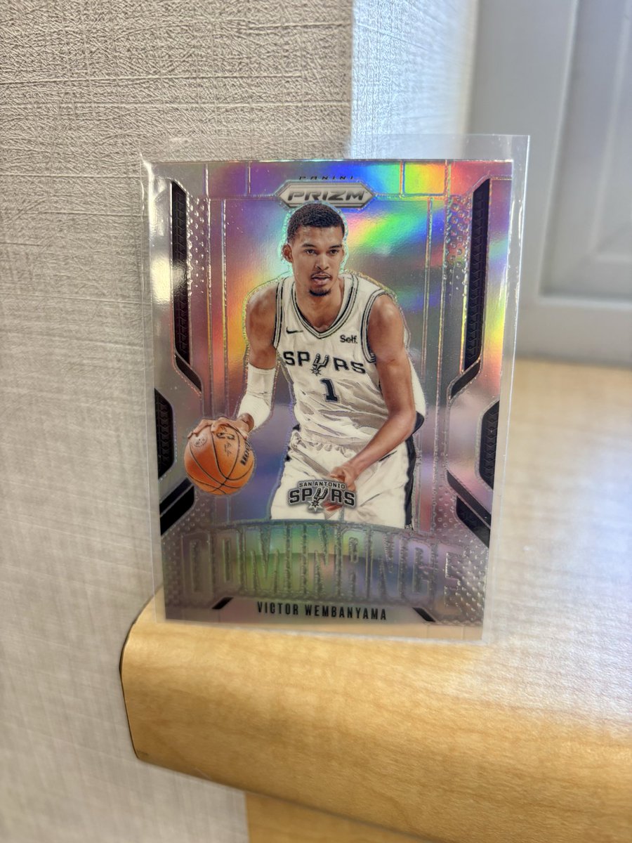 MrKdub's tweet photo. Who needs a FREE Wemby Card ? 

Make this GIVEAWAY fun &amp; simple! 

Here’s how to enter:
1. Share this post 
2. Drop a reply/gif with your favorite ALL TIME basketball player
3. That’s it 👍

Winner will be picked on Friday - thanks everyone for joining in! #TheHobby https://t.co/EZgZtMq7di