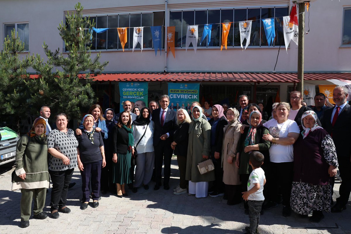 mustafademir's tweet photo. 📍 Tokat | Reşadiye-Çevrecik

Belde belediye başkanlığı seçimlerimiz öncesinde Çevrecik Beldemizde kıymetli vatandaşlarımızla bir araya gelerek hasbihal ettik.

Cumhurbaşkanımız Sayın @RTErdogan ’ın liderliğinde, milletimizle kurduğumuz güçlü gönül bağıyla, AK Parti belediye başkan adayımız Turgay Çetin ile Çevrecik’i AK Parti Belediyeciliğiyle buluşturacağız. Çevrecik’i eser ve hizmetlerle yarınlara taşıyacağız. 

@ademdizer 
@dtcuneytaldemir 
@SemihaEkinci58 
@EyupEroglu60 
@akpartitokat 
@Akparti