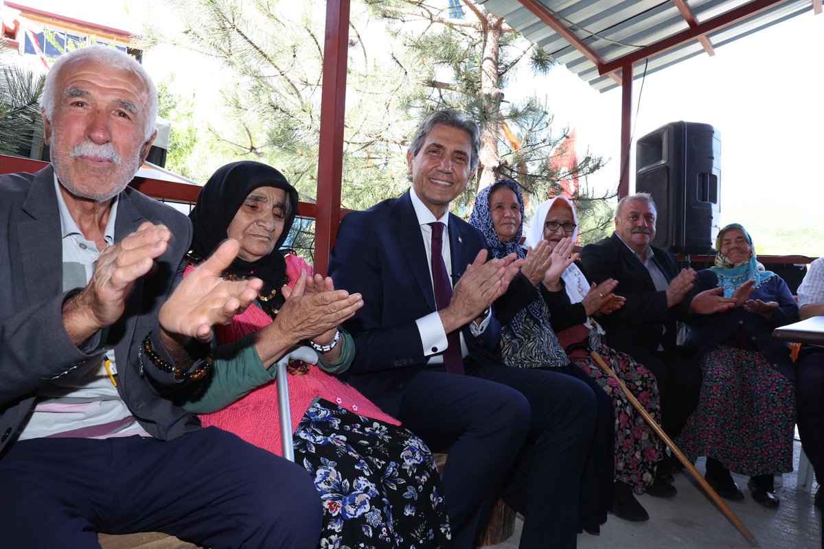 mustafademir's tweet photo. 📍 Tokat | Reşadiye-Çevrecik

Belde belediye başkanlığı seçimlerimiz öncesinde Çevrecik Beldemizde kıymetli vatandaşlarımızla bir araya gelerek hasbihal ettik.

Cumhurbaşkanımız Sayın @RTErdogan ’ın liderliğinde, milletimizle kurduğumuz güçlü gönül bağıyla, AK Parti belediye başkan adayımız Turgay Çetin ile Çevrecik’i AK Parti Belediyeciliğiyle buluşturacağız. Çevrecik’i eser ve hizmetlerle yarınlara taşıyacağız. 

@ademdizer 
@dtcuneytaldemir 
@SemihaEkinci58 
@EyupEroglu60 
@akpartitokat 
@Akparti