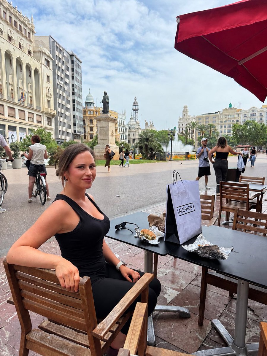FindomPams's tweet photo. Hiiii my feet are sweaty 🥵 https://t.co/OvjxUbm0wb