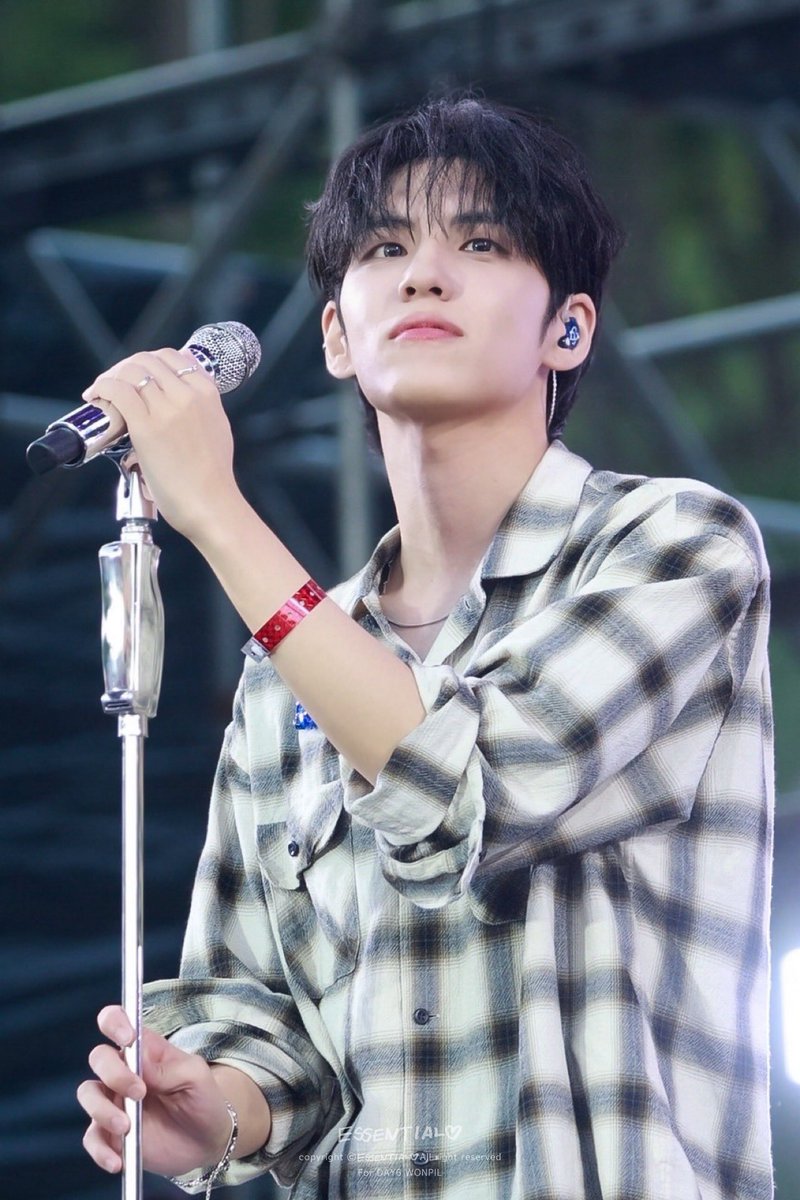 __ESSENTIAL's tweet photo. 260531 BML
#데이식스 #day6 #원필 #WONPIL https://t.co/W2unIs7FUZ