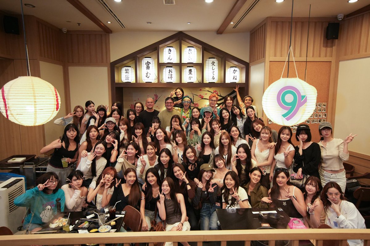mighty_ck15's tweet photo. นับเป็นโมเม้น ตำแหน่งตรงกัน ลำดับที่ 4 นับจากซ้ายและขวา 😌 

สบายใจละ นอนได้ https://t.co/hNKSaQUHsG