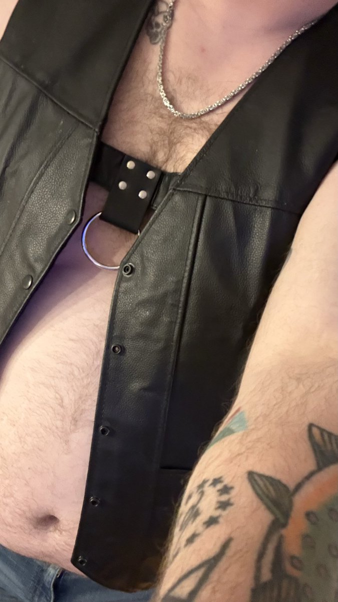 Aintcarebear's tweet photo. It’s #tummytuesday!
#tummytuesday #chubby    #gay #pride #bear #leather #fat #furry #cub #kink #pup https://t.co/fYX6AvOXMM