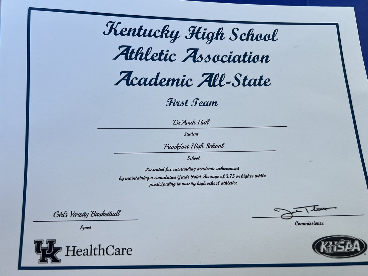 DeAvah_Hall's tweet photo. Student Athlete! @LexCrossover https://t.co/oWrkjfnCiQ