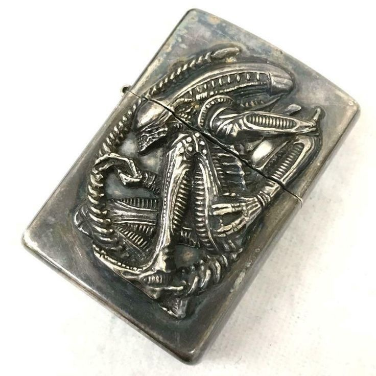 3CC0__'s tweet photo. Alien 20th Anniversary Limited Edition Zippo Lighter https://t.co/LuXLF2tC0Y