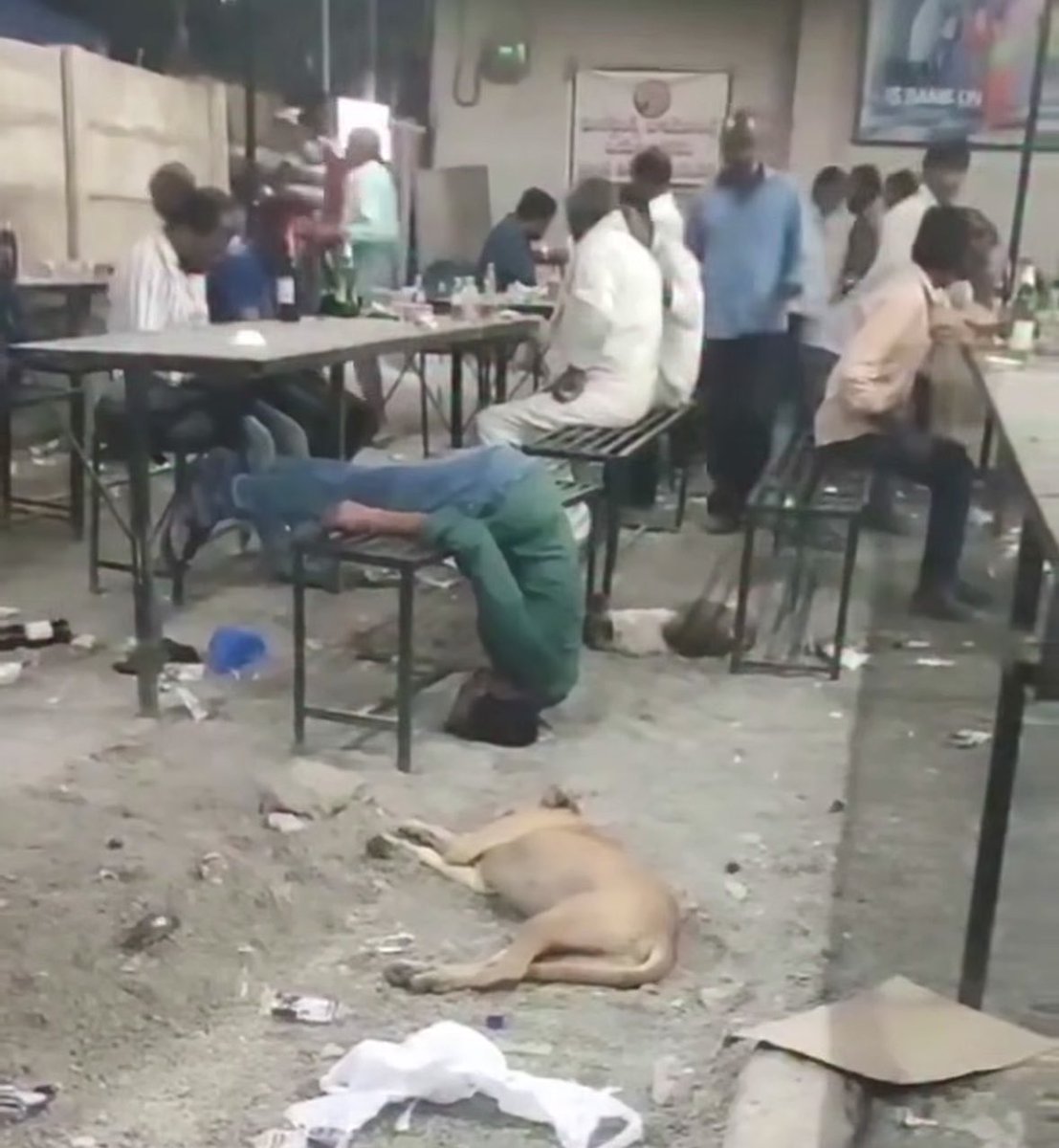 macroschema's tweet photo. Did you know that this is how a typical bar looks like in India https://t.co/fra2DwEqM1