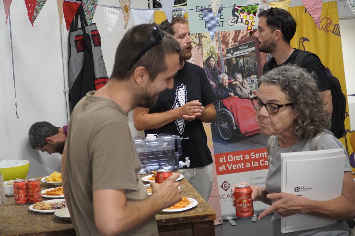 la_teulada's tweet photo. ✨ Tanquem la 5a edició del Mes de l’ESS amb la presentació de la revista La Teula i del Catàleg de propostes formatives de @la_teulada: sessions a mida per a entitats i professionals socials i educatius.

👉 +info: https://t.co/CQf6KVS1sR

#MesdelESS #EconomiaSocial https://t.co/DBn35jGnoI