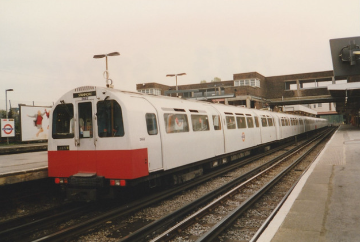 Lost___London's tweet photo. 1990s

1. A60 stock unit 5065 leaving New Cross Gate for Whitechapel

2. 1959 stock unit 1155 leaving Morden for Edgware

3. 1983 stock unit 3662 at Wembley Park

4. A60 stock unit 5042 arriving at Harrow-on-the-Hill https://t.co/M1BvVrVxC9