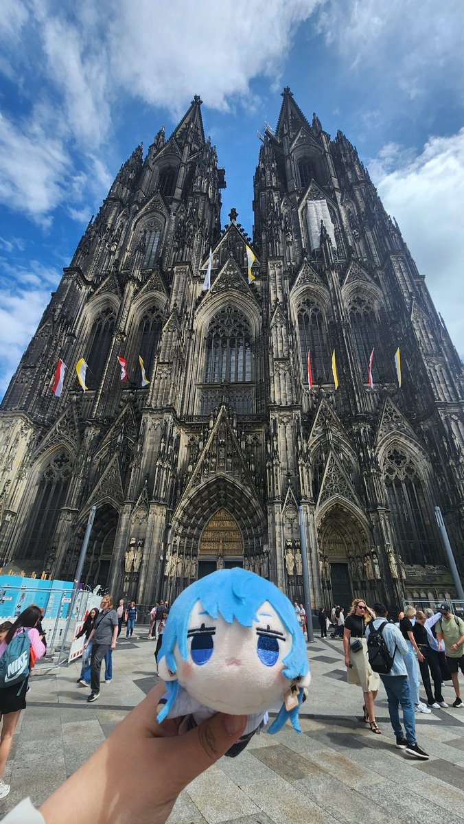 oppabo's tweet photo. WHOA !! 

Köln day https://t.co/Dtn25udnXf