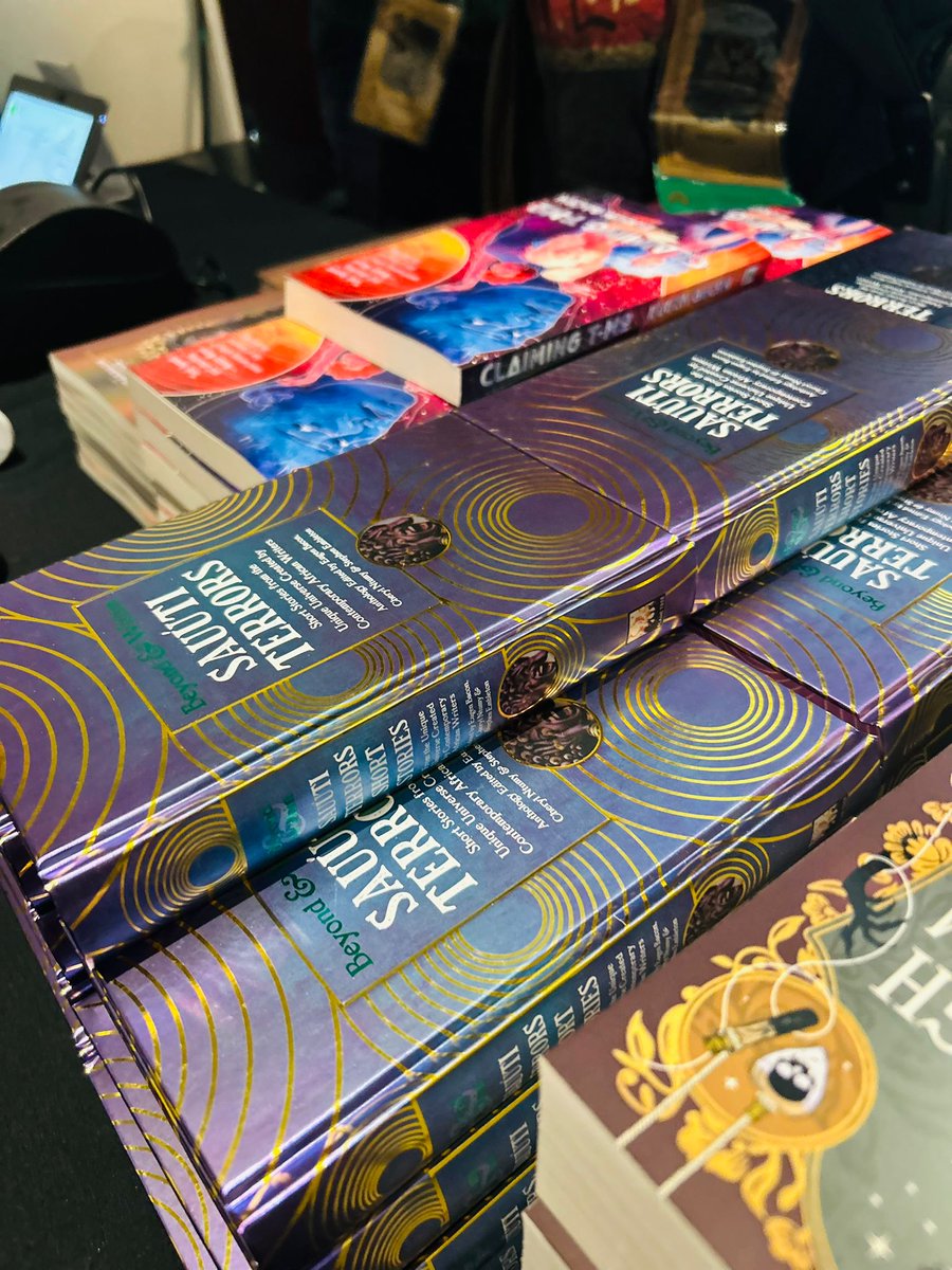 sauutiverse's tweet photo. The Sauútiverse was represented by @EugenBacon and @WTalabi for the Sauúti Terrors launch at @Swancon in Perth last weekend. 🚀💫📚 

It was an amazing reception of the Sauutiverse down under with signings galore!

Get your copies: https://t.co/18bbPVjF14 https://t.co/3VPQSLQ1x1